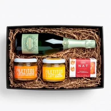 Caja de regalo gourmet Amaluna con Espumante Viña Emiliana, filetitos de trucha y mousse de salmón para obsequios corporativos