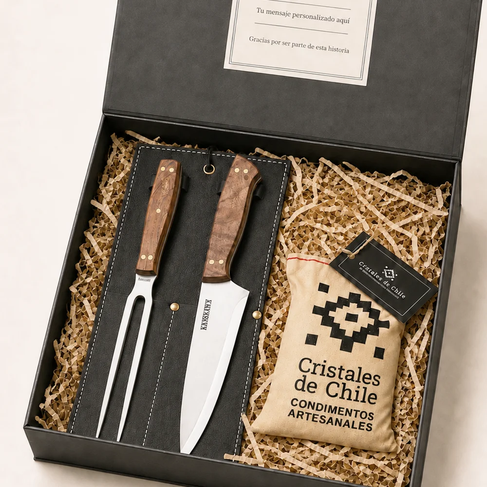 Caja Dúo Perfecto con cuchillo y tenedor parrillero Kangkawe en funda de cuero café y Sal Clásica Cristales de Chile.