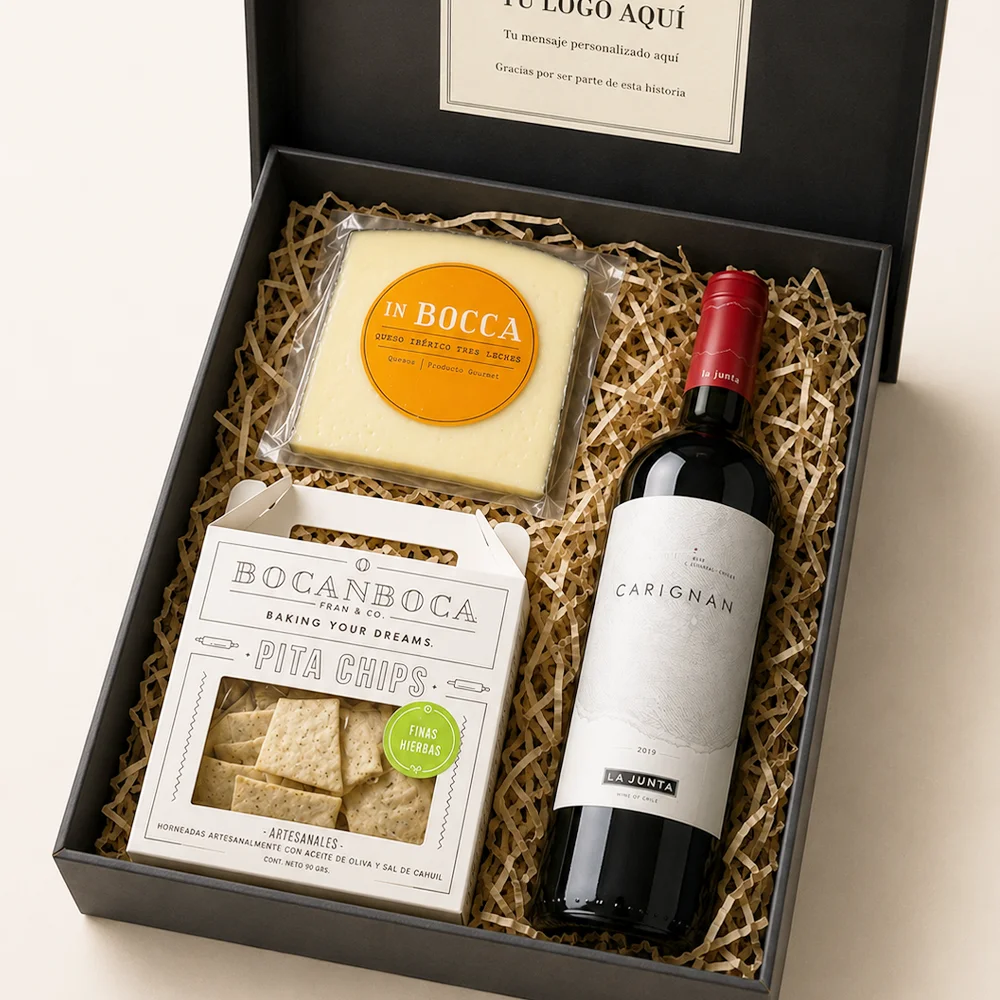 Caja La Presumida con vino Super Premium Carignan La Junta, Queso Ibérico Tres Leches y Pitachips Finas Hierbas.