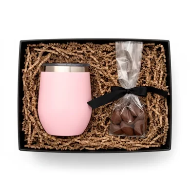Caja de regalo corporativo Calidez y Tentación con Mug térmico de doble pared y almendras bañadas en chocolate.