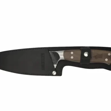 Cuchillo parrillero modelo Rupanco de 6 pulgadas con hoja de acero y funda protectora de cuero negro artesanal