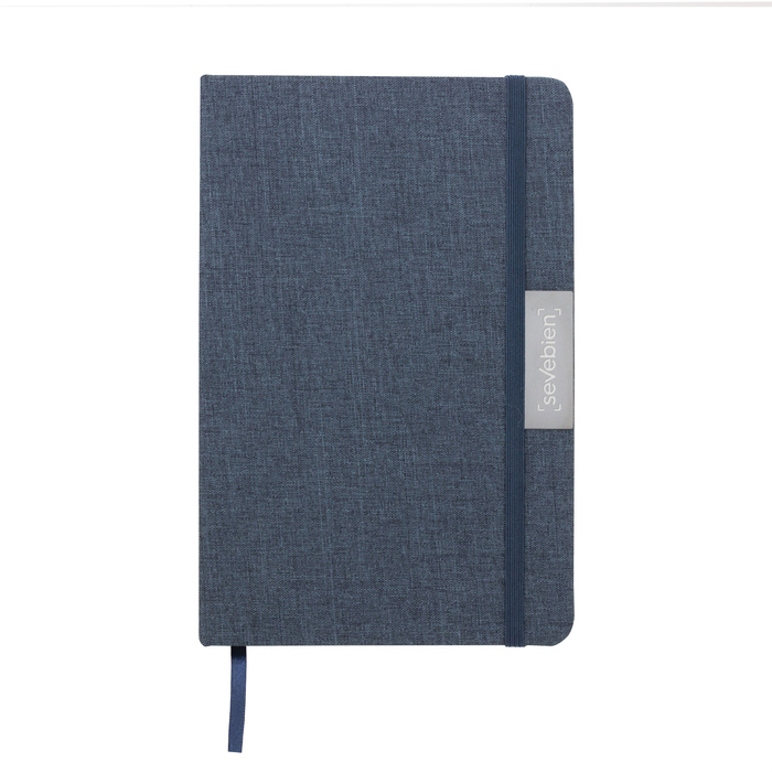 Libreta corporativa de material RPET con placa metálica para grabado de logo y banda elástica a juego