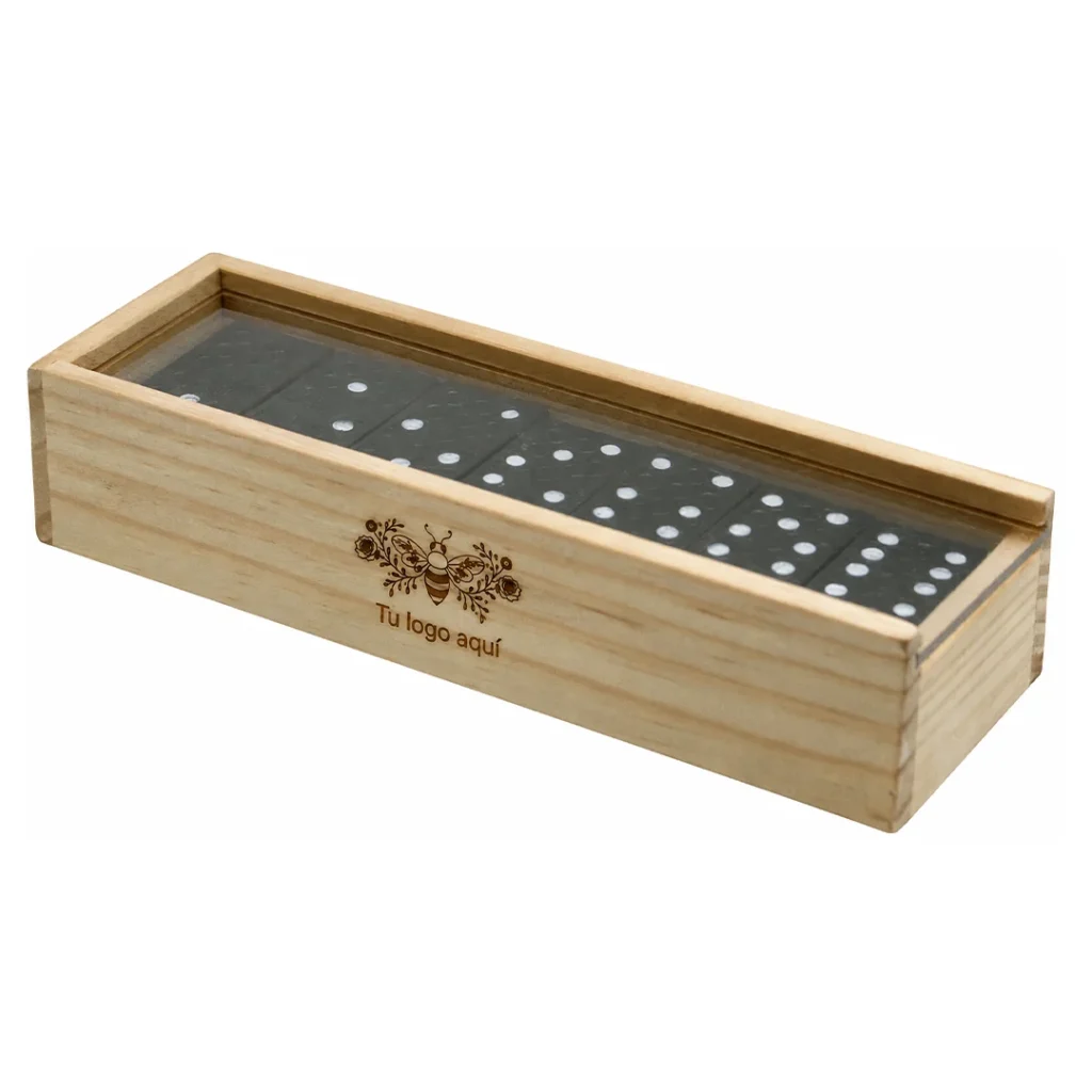 Dominó Emilia con 28 fichas negras de MDF, caja de madera con tapa deslizante y saquito de algodón.